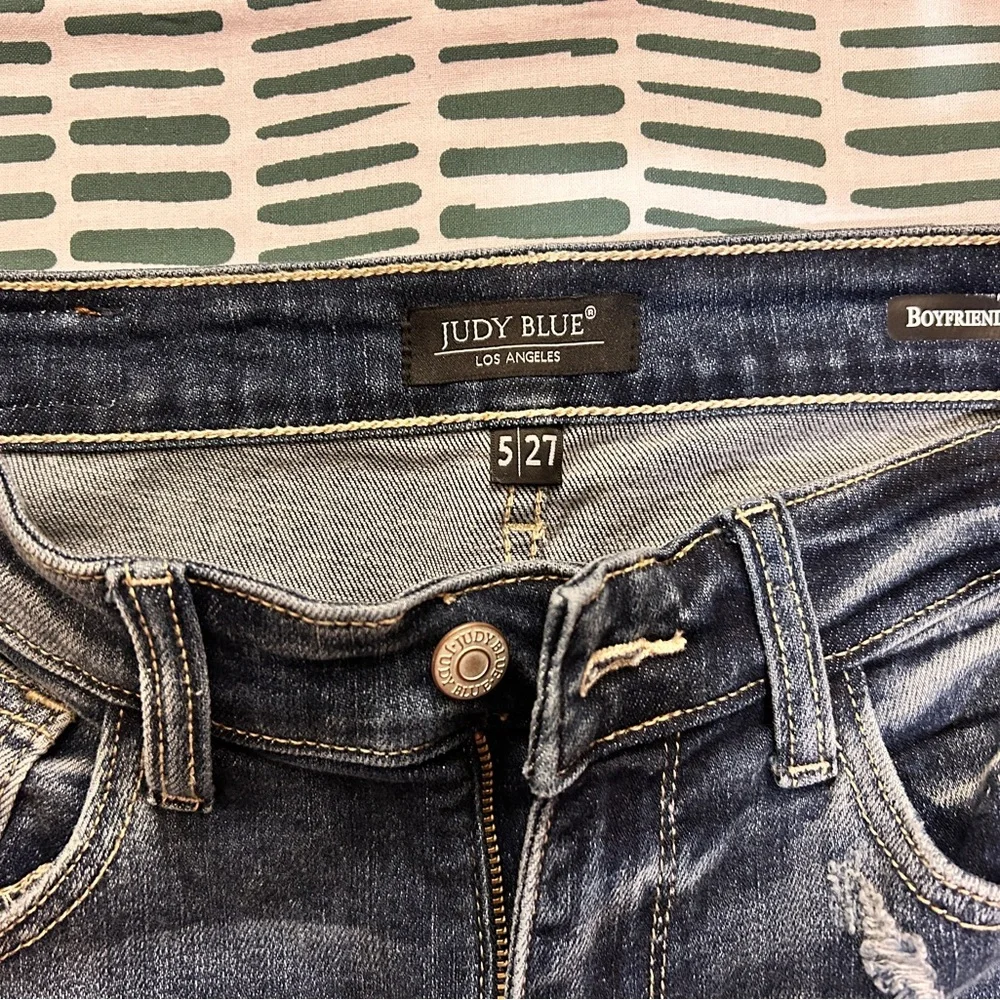 Size 5/27 Judy Blue Boyfriend Fit Distressed Jeans – Dark Wash - Picture 5 of 10